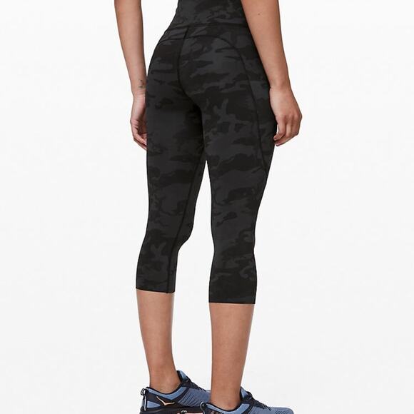 Lululemon Fast and Free Camo Tights in Incognito Camo - Picture 1 of 7